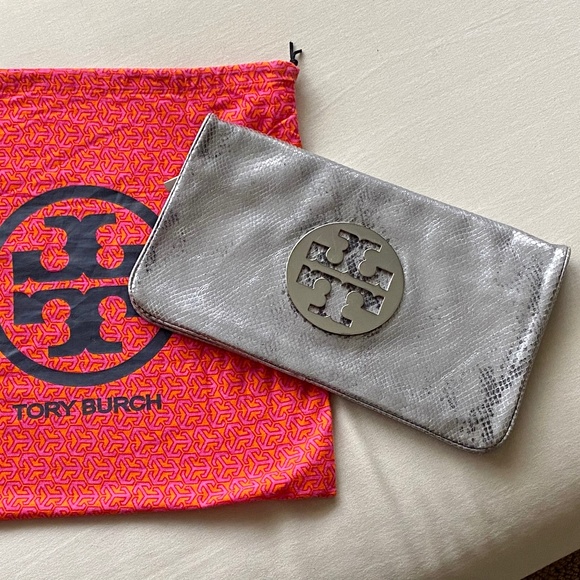 Tory Burch clutch - Picture 1 of 4